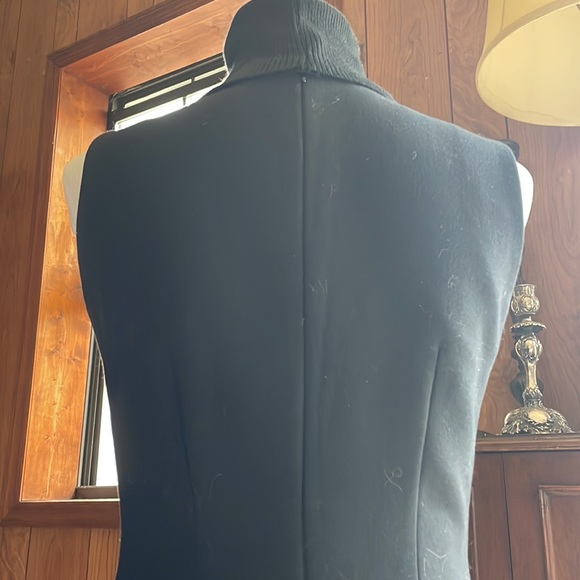 PERFECT DRESS! Ribbed neck, fully lined w small slit in back - Picture 5 of 8